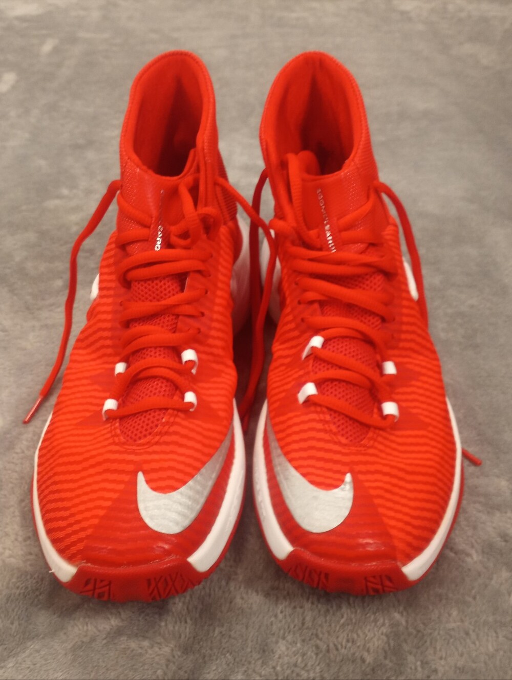 Nike Men's Red Athletic Basketball  Sneakers Shoes Size 9